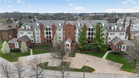 240 Fox Hollow Drive Mayfield Heights OH 44124
