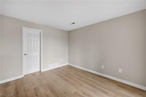 240 Fox Hollow Drive Mayfield Heights OH 44124