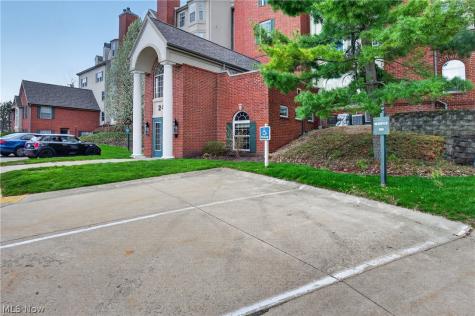 240 Fox Hollow Drive Mayfield Heights OH 44124
