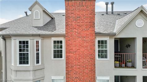 240 Fox Hollow Drive Mayfield Heights OH 44124