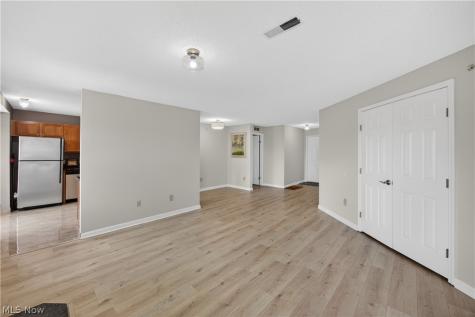 240 Fox Hollow Drive Mayfield Heights OH 44124