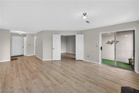 240 Fox Hollow Drive Mayfield Heights OH 44124