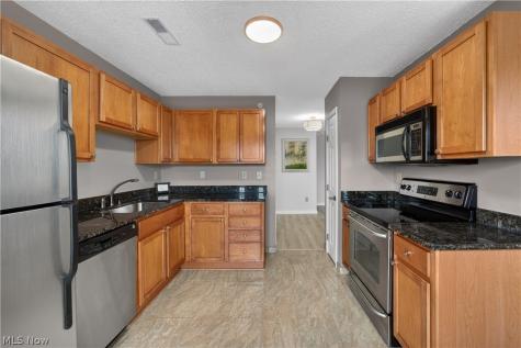 240 Fox Hollow Drive Mayfield Heights OH 44124