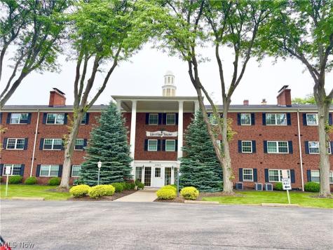 2885 Pease Drive Rocky River OH 44116