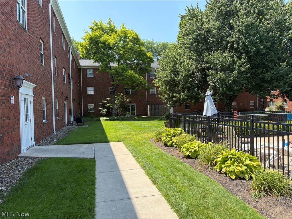2885 Pease Drive Rocky River OH 44116