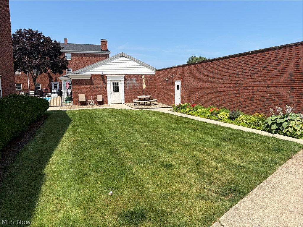 2885 Pease Drive Rocky River OH 44116