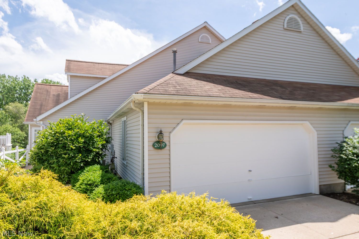 Akron OH, 2097 Meadow Gate