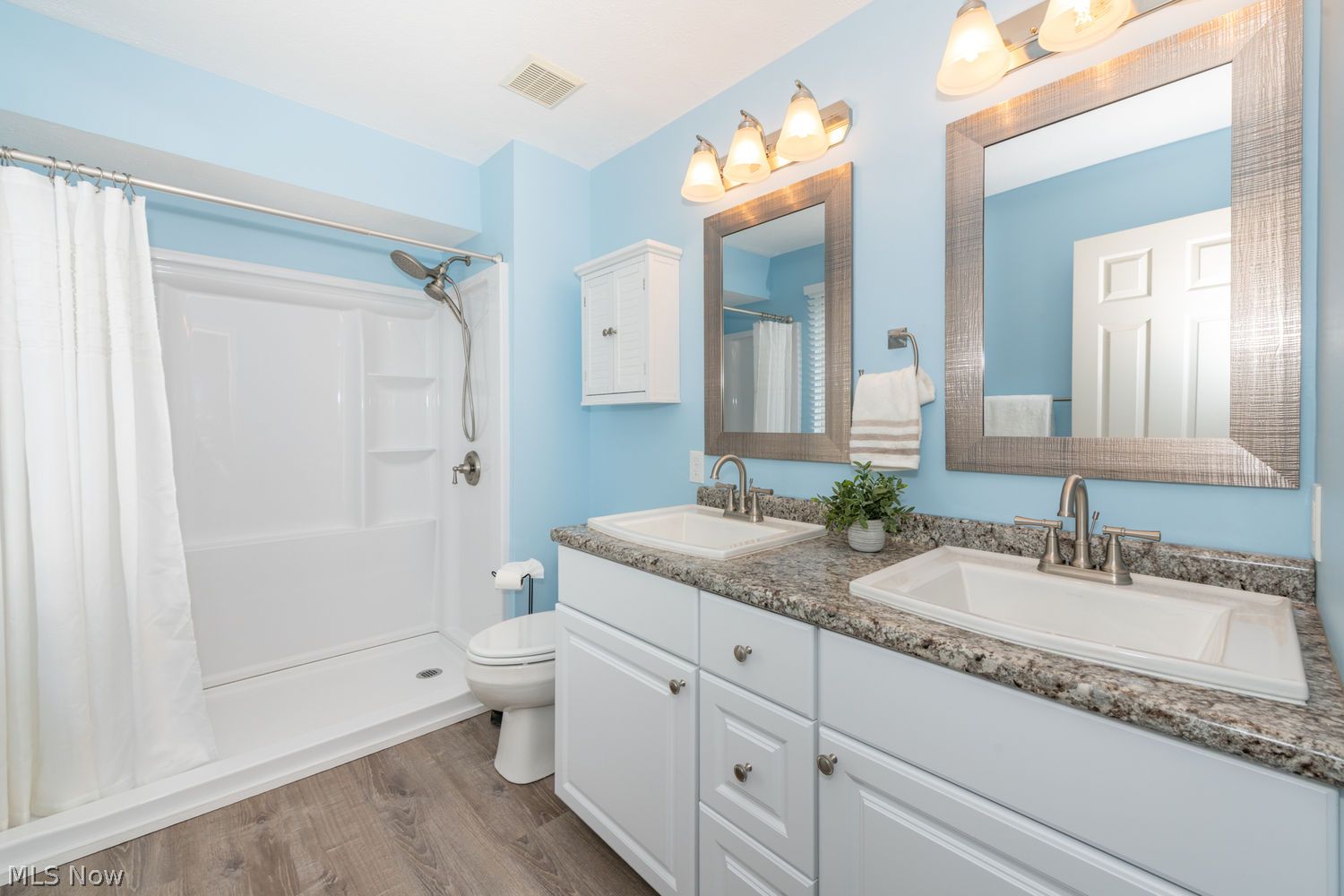 2097 Meadow Gate Akron OH 44313
