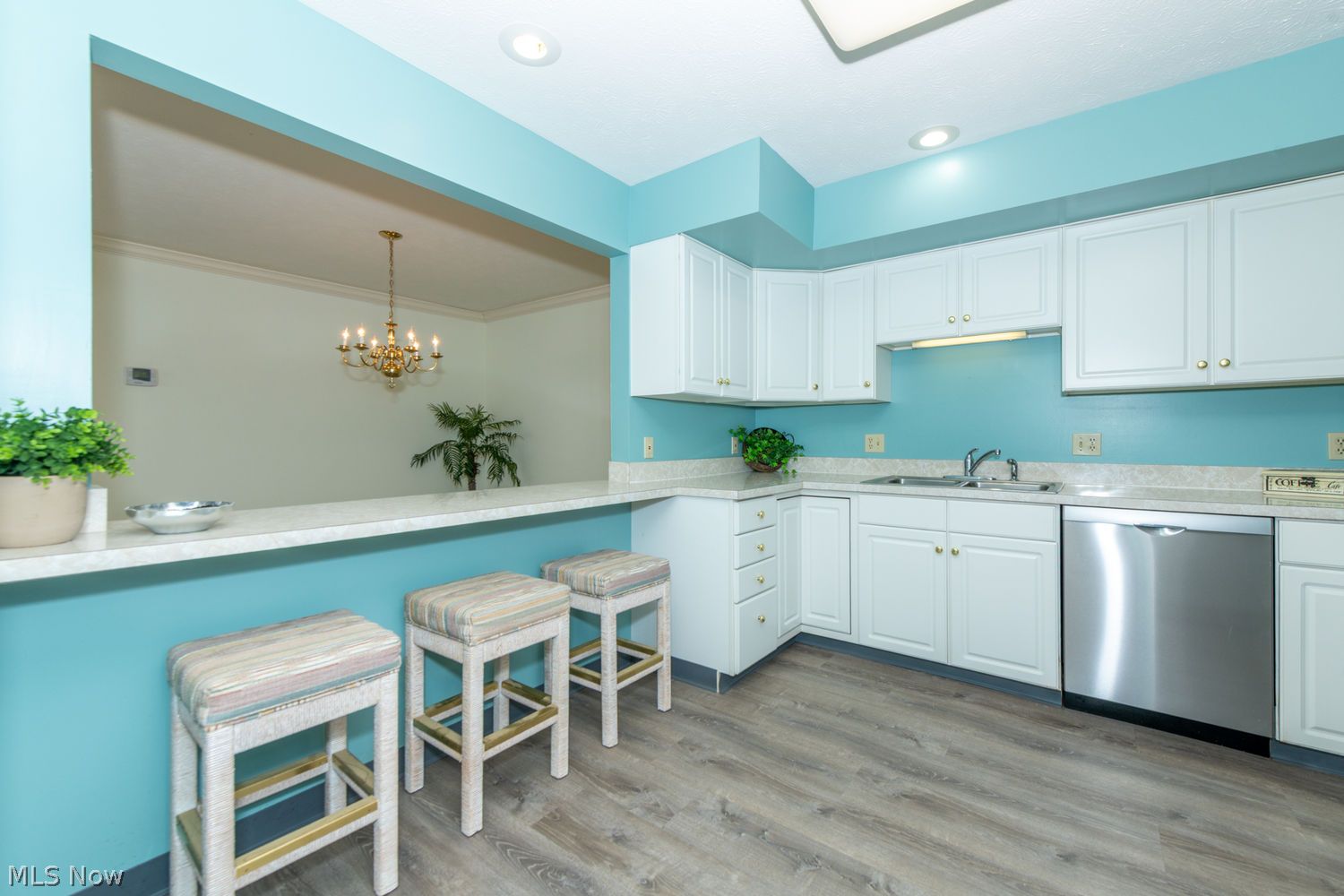 2097 Meadow Gate Akron OH 44313