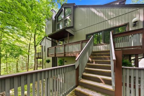 2189 Pinebrook Trail Cuyahoga Falls OH 44223