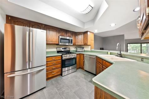 2189 Pinebrook Trail Cuyahoga Falls OH 44223