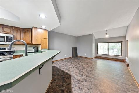2189 Pinebrook Trail Cuyahoga Falls OH 44223