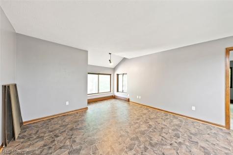 2189 Pinebrook Trail Cuyahoga Falls OH 44223