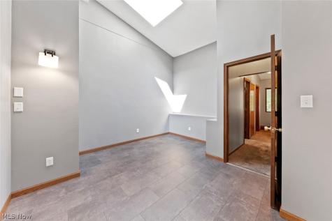 2189 Pinebrook Trail Cuyahoga Falls OH 44223