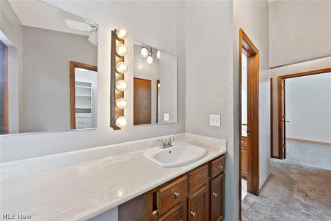 2189 Pinebrook Trail Cuyahoga Falls OH 44223