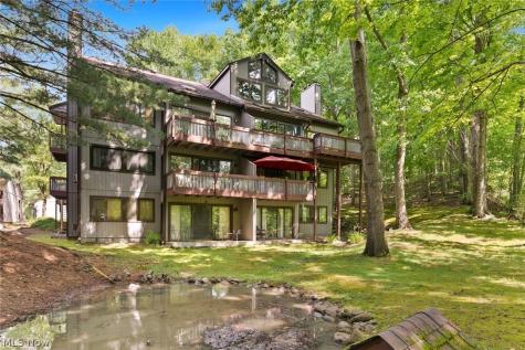 2189 Pinebrook Trail Cuyahoga Falls OH 44223