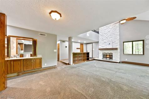 2189 Pinebrook Trail Cuyahoga Falls OH 44223