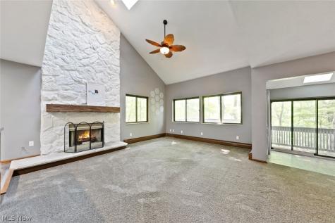 2189 Pinebrook Trail Cuyahoga Falls OH 44223