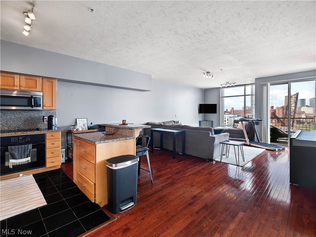 2222 Detroit Avenue Cleveland OH 44113