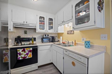 132 S Main Street Munroe Falls OH 44262
