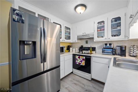 132 S Main Street Munroe Falls OH 44262