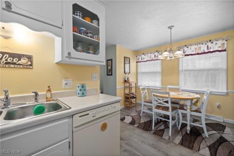 132 S Main Street Munroe Falls OH 44262