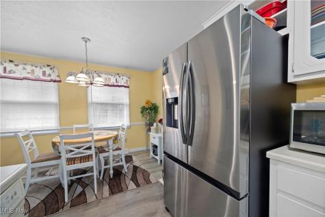 132 S Main Street Munroe Falls OH 44262