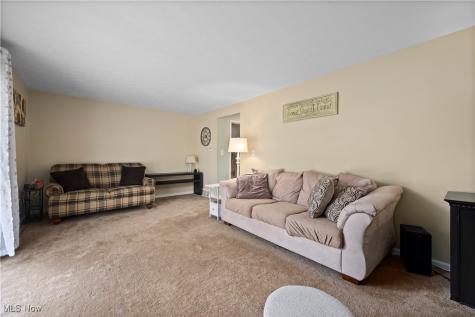 132 S Main Street Munroe Falls OH 44262