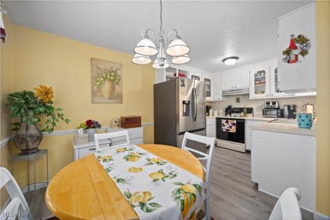 132 S Main Street Munroe Falls OH 44262