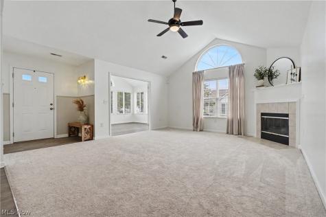 604 Crossings Circle Tallmadge OH 44278
