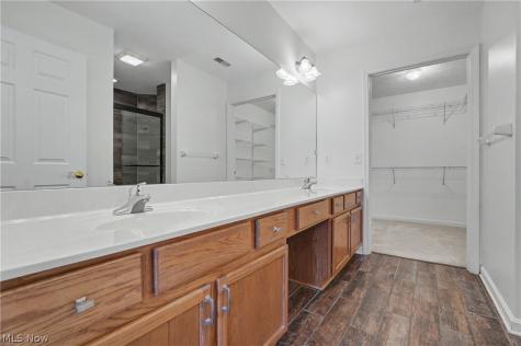 604 Crossings Circle Tallmadge OH 44278