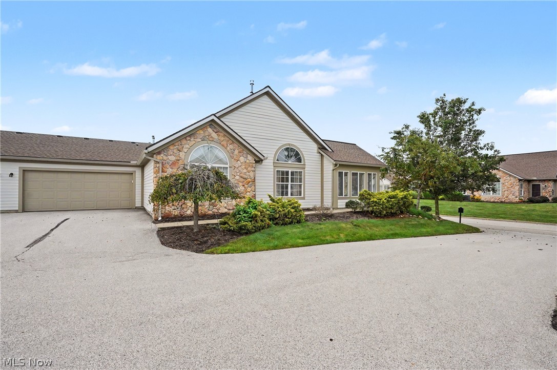 604 Crossings Circle Tallmadge OH 44278