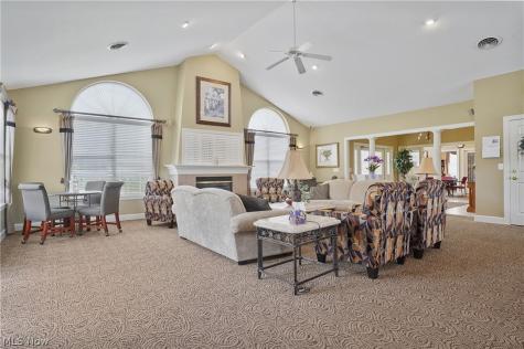 604 Crossings Circle Tallmadge OH 44278