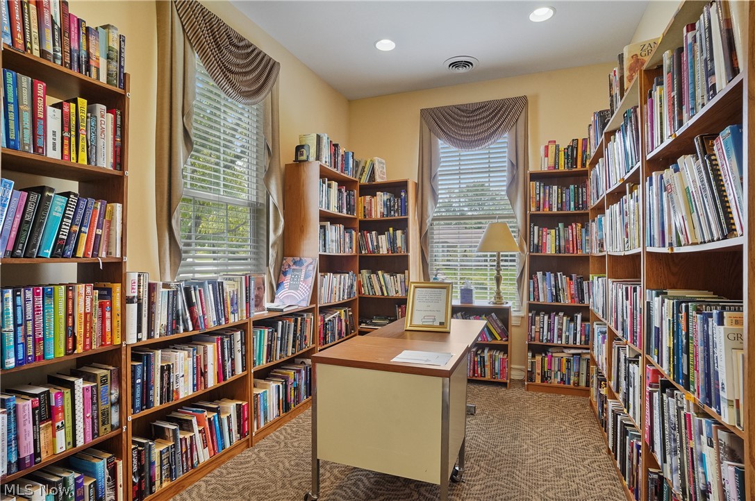 604 Crossings Circle Tallmadge OH 44278