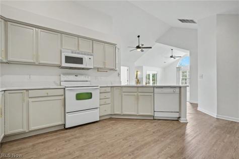 604 Crossings Circle Tallmadge OH 44278