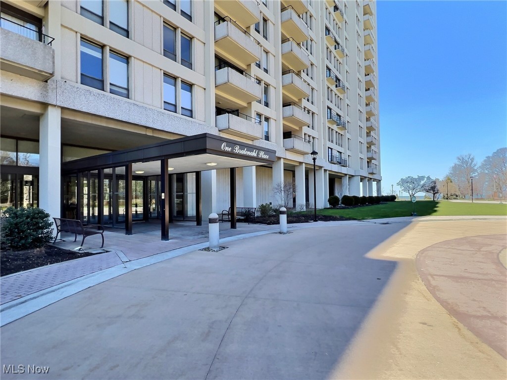 1 Bratenahl Place Bratenahl OH 44108