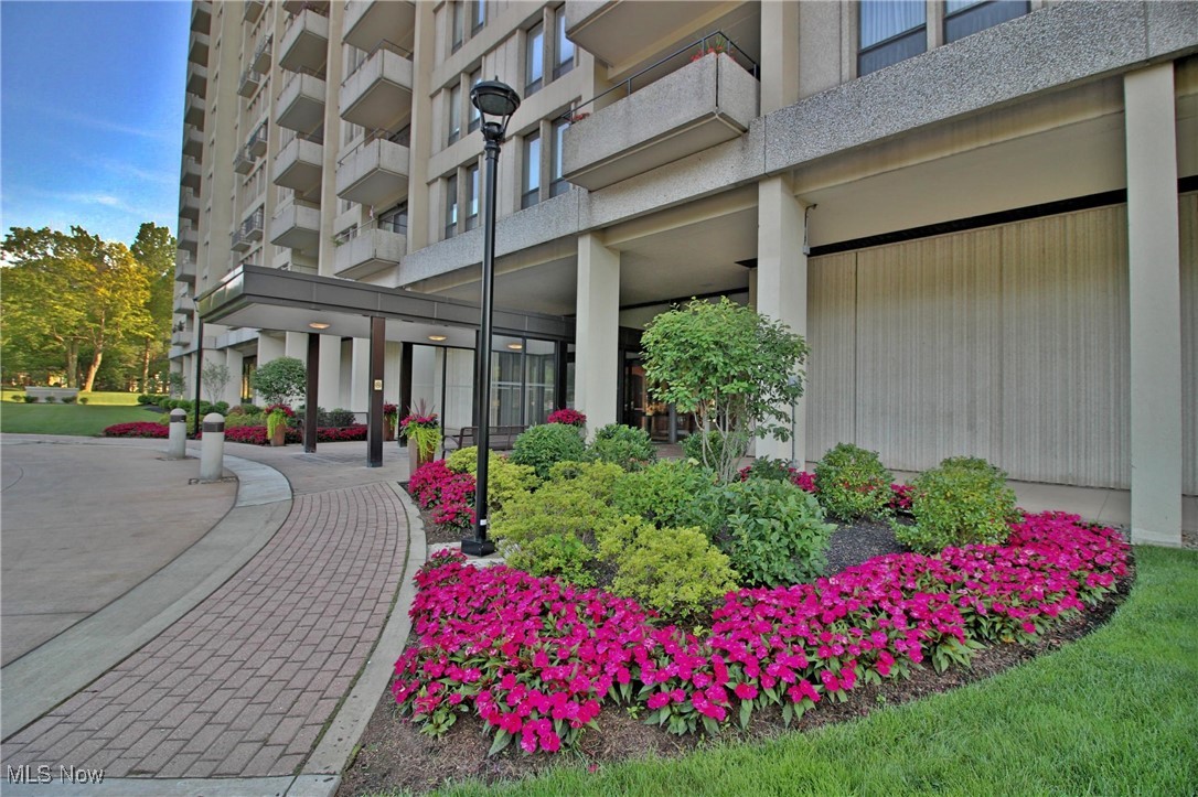 1 Bratenahl Place Bratenahl OH 44108