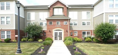 23003 Chandlers Lane Olmsted Falls OH 44138