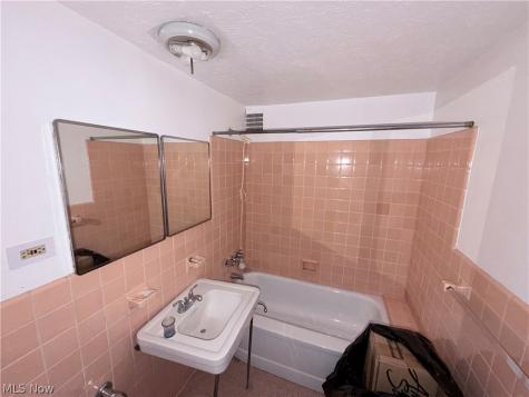 13800 Fairhill Road Shaker Heights OH 44120