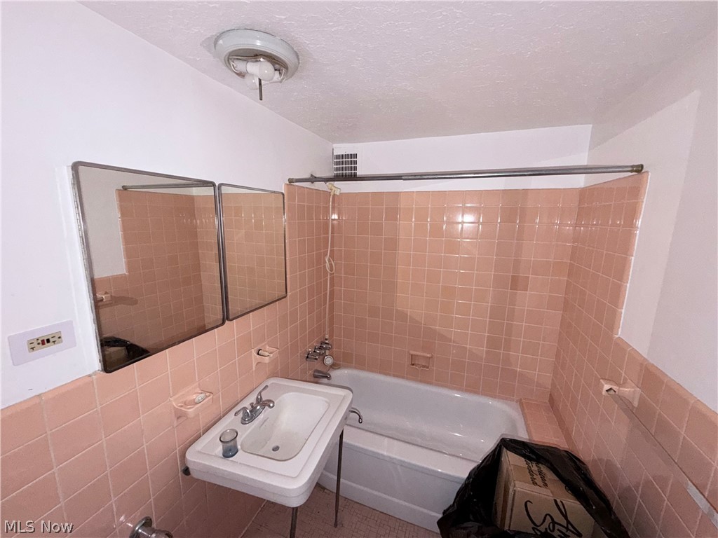 13800 Fairhill Road Shaker Heights OH 44120