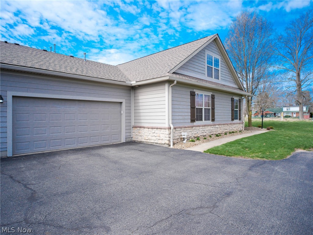 9151 Springfield Road Poland OH 44514