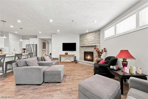 670 Shinnecock Lane Aurora OH 44202
