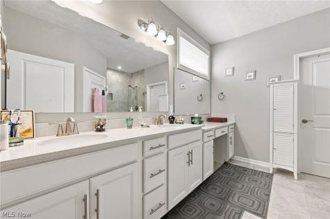 670 Shinnecock Lane Aurora OH 44202