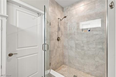 670 Shinnecock Lane Aurora OH 44202