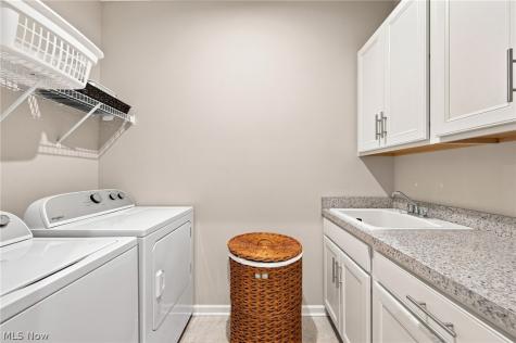 670 Shinnecock Lane Aurora OH 44202