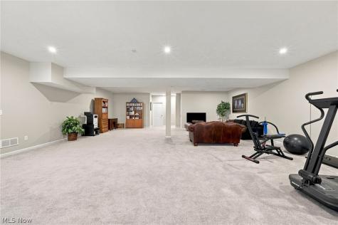 670 Shinnecock Lane Aurora OH 44202