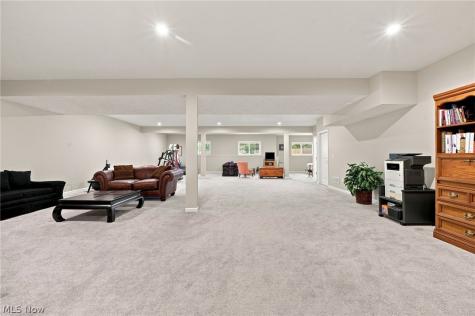 670 Shinnecock Lane Aurora OH 44202