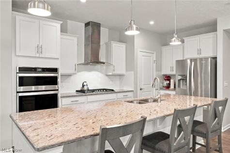670 Shinnecock Lane Aurora OH 44202
