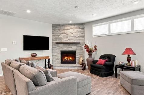 670 Shinnecock Lane Aurora OH 44202