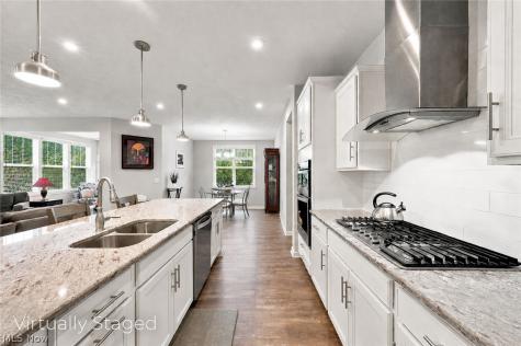 670 Shinnecock Lane Aurora OH 44202
